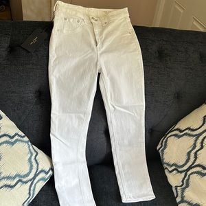 White skinny jeans